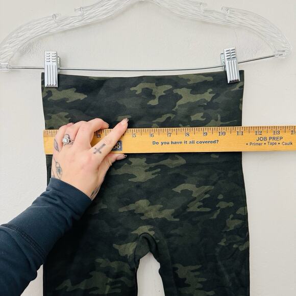 Spanx Green Camo Ankle Leggings Women’s Size S - Picture 2 of 7